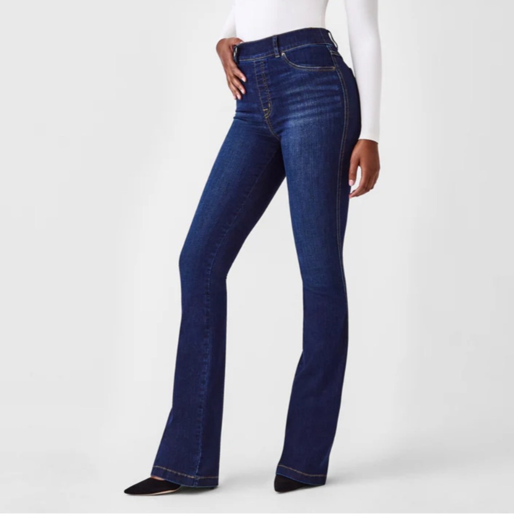Flare leg 10.5", 37" inseam, best for 5'11"+, high-rise, core shaping, stretch.